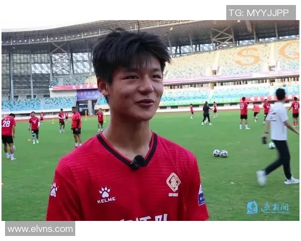 小胖再现绿茵场王者风采引领球队冲击巅峰荣耀