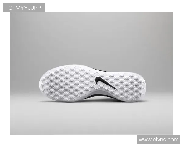 耐克足球鞋全新球星系列高清图片展现经典设计与性能优势